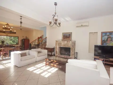 Casa en Venta con 1 cochera