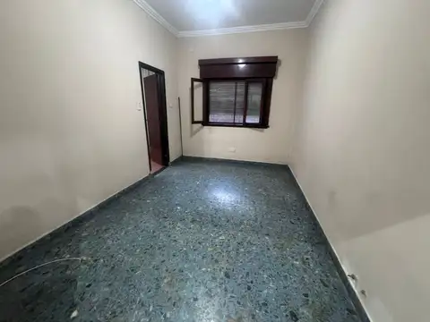 Depto Tipo Casa en Alquiler con 1 cocheras