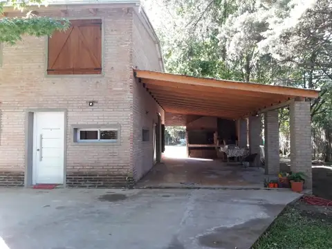 CASA LICEO 2 DORMITORIOS 450 M2 TERRENO