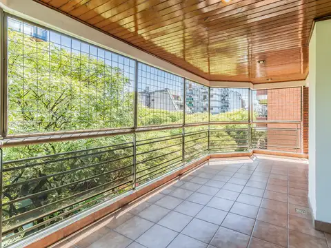 Departamento de 4 ambientes en alquiler - piso de categoría - Caballito Sur.