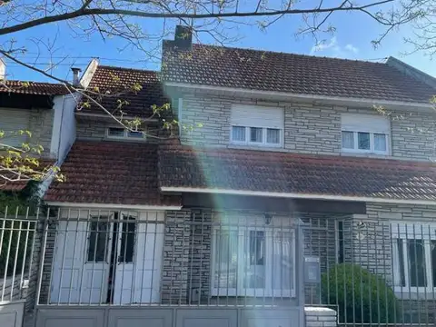 Chalet 6 ambientes zona guemes en alquiler 