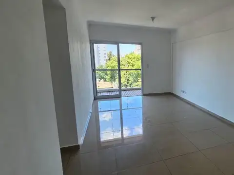 V. BALLESTER CTRO. DEPTO. 3 AMB. C/DOBLE BALCÓN Y LAVADERO