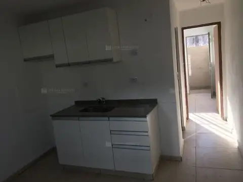 Departamento en Alquiler en Temperley, $ 350.000