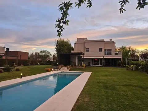 CASA EN VENTA EN CAMPOS DE ESTHER / APTP CRÉDITO