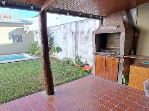 Casa en Venta con 1 cochera