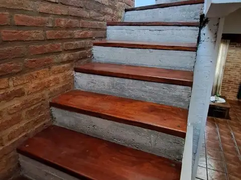 HERMOSA CASA EN B° MARIA SELVA