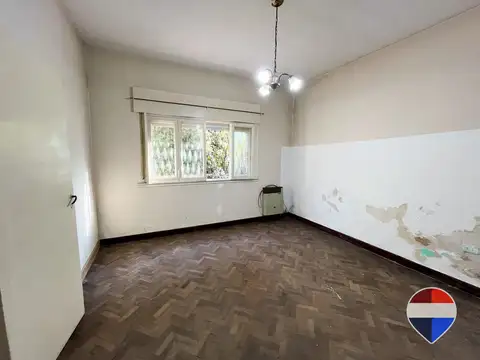 Casa 4 Amb. en Venta en Luis Guillón APTO CREDITO