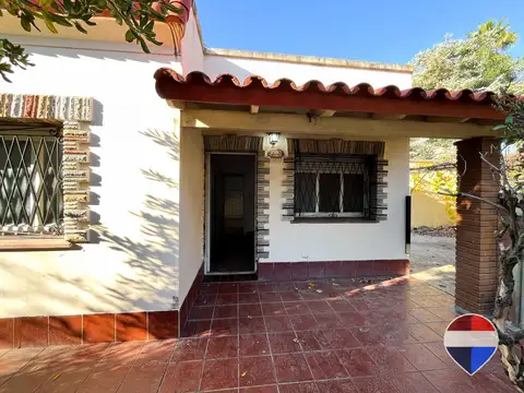 Casa 4 Amb. en Venta en Luis Guillón APTO CREDITO