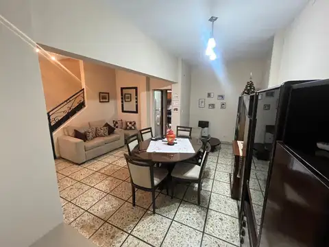 Depto Tipo Casa en Venta de 4 ambientes