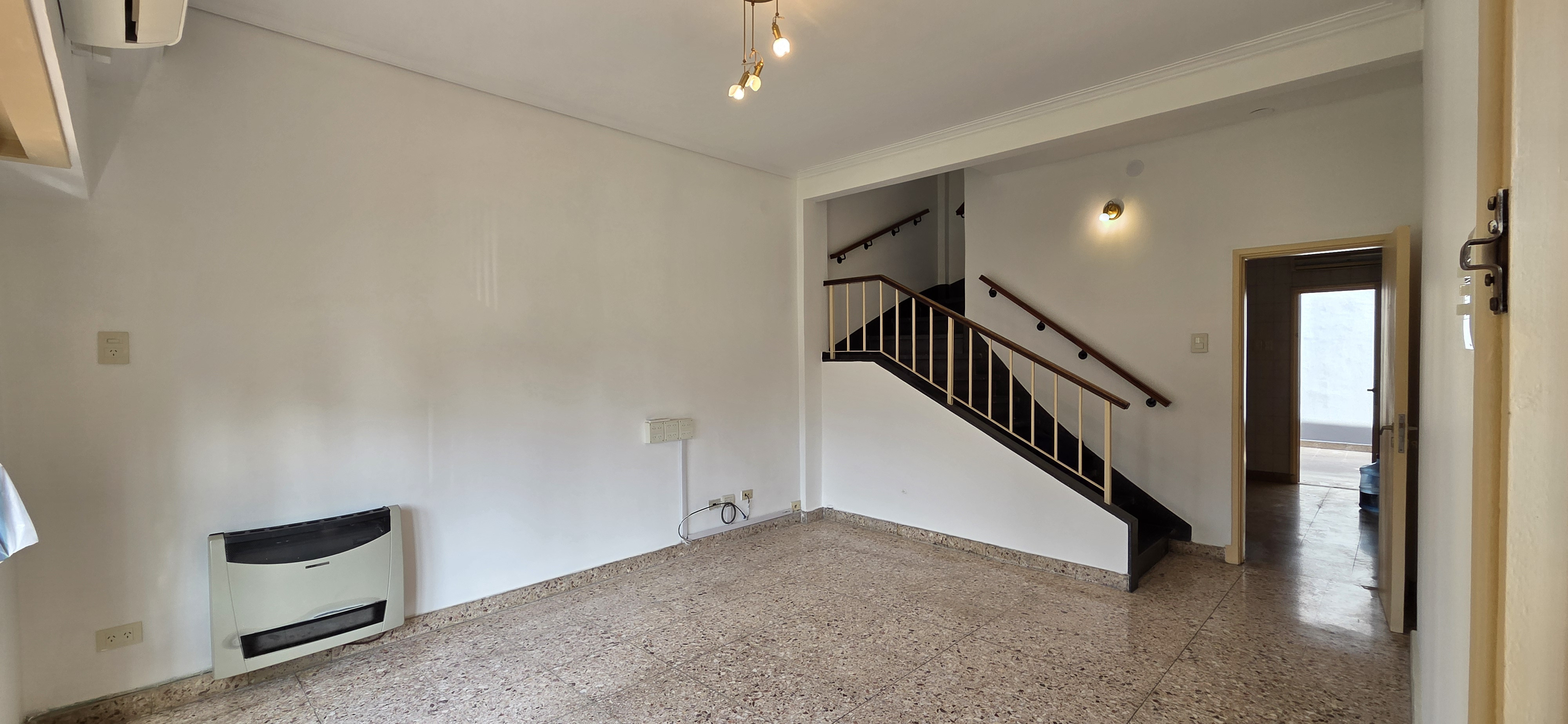 Casa 4 ambientes con 1 baño