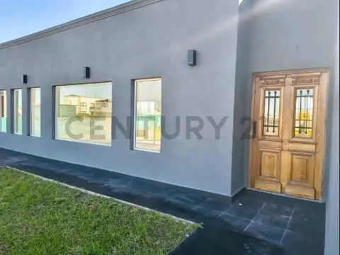Casa 3 ambientes con 2 baños
