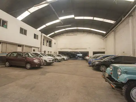 Garage  en Venta junto con Hotel Familia en Villa Lugano