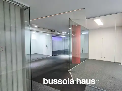Oficina 8 ambientes con 2 baños