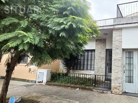Venta de Casa Lote Propio 8,66 x 24,60 en  Villa del Parque