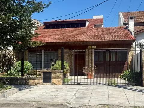 Chalet 4 ambientes Castelar Norte