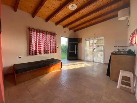 Casa 2 ambientes con 1 baño