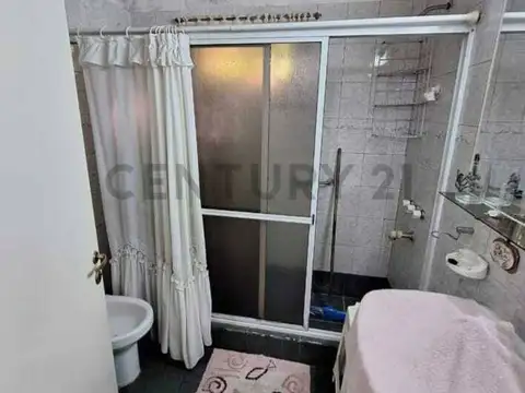 IMPORTANTE CASA SOBRE LOTE DE 600MT2
