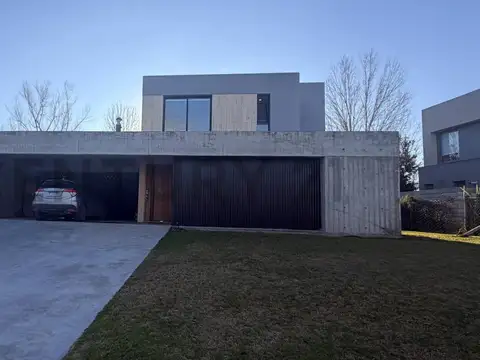 Casa en Alquiler en El Canton, Countries y Barrios Cerrados en Escobar