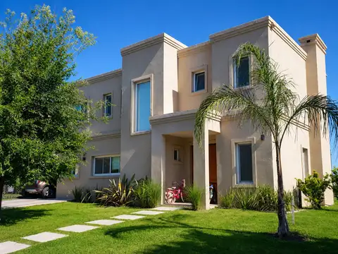 Casa  en Venta en Ayres Plaza, Pilar, G.B.A. Zona Norte
