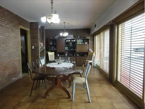 Casa Chalet en venta en Villa Sarmiento