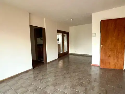 Departamento 6 ambientes con 2 baños