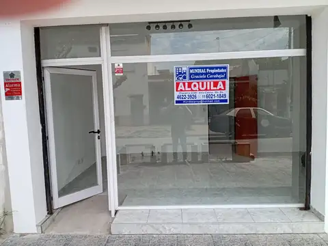 LOCAL DE 6x5 mts. , BLANCO ENCALADA 2400-  a metros de Chilavert. Zona Comercial-