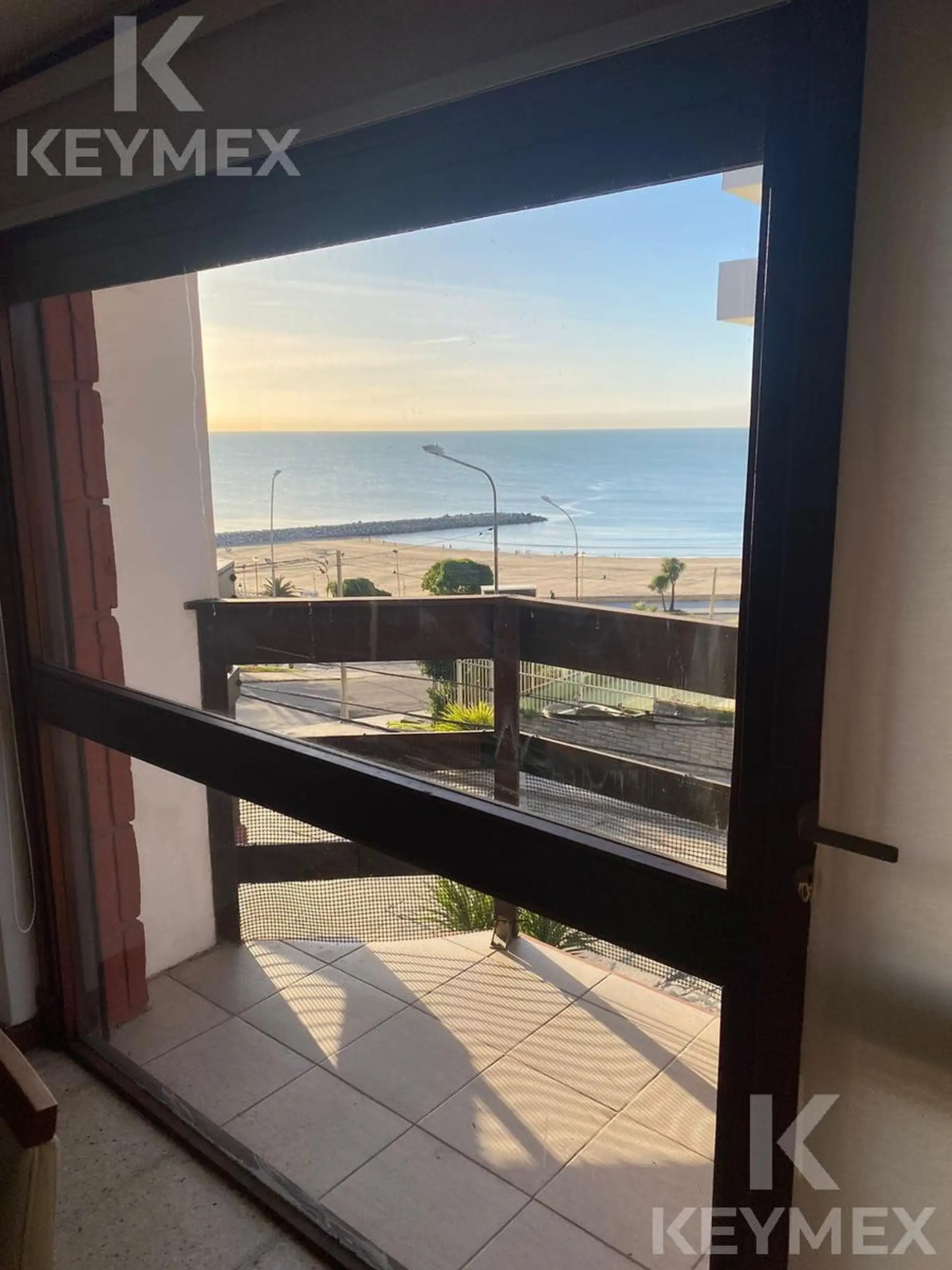 Depto 2 amb, 50m² con cochera y ascensor — Playa Varese