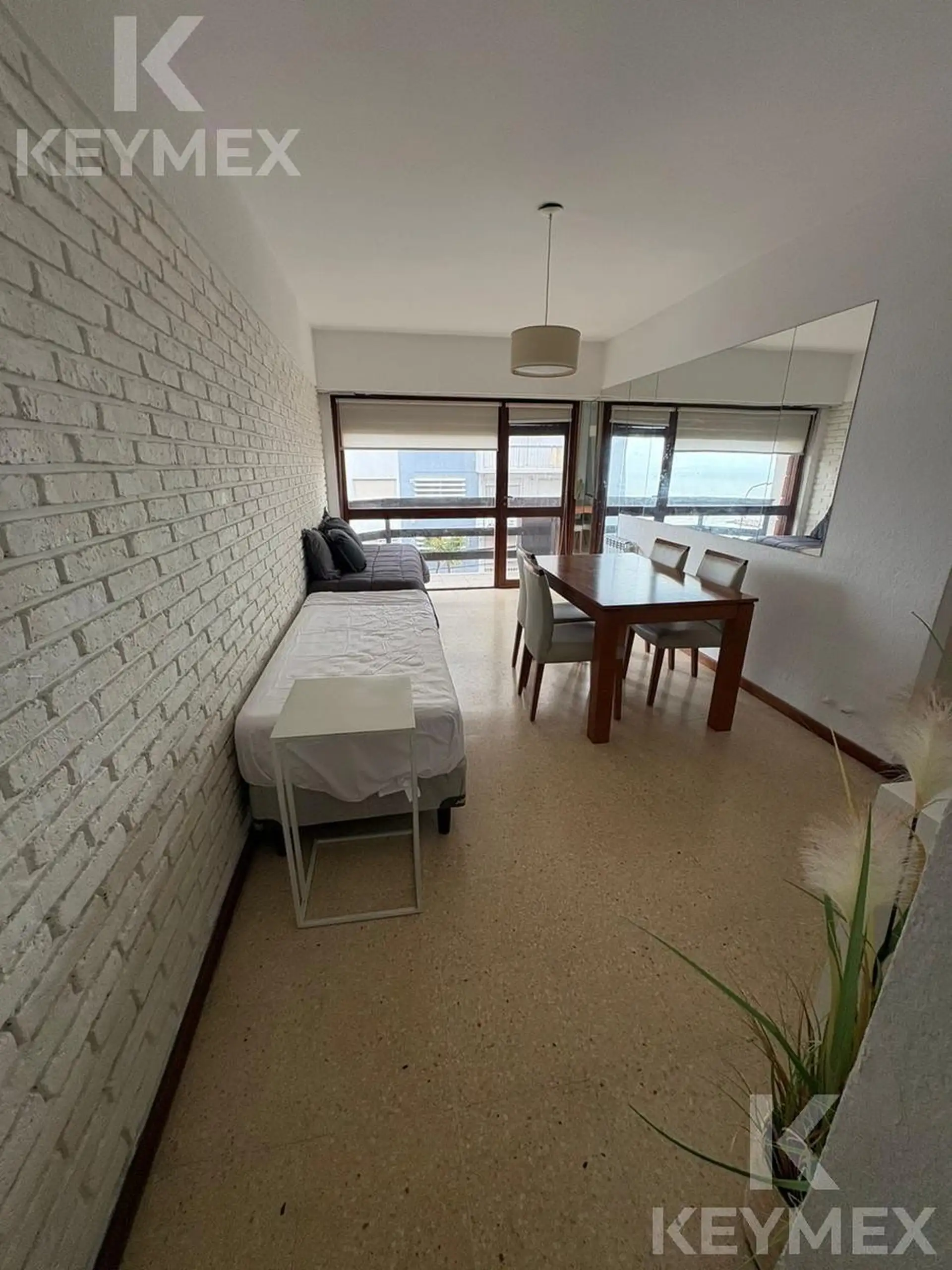 Depto 2 amb, 50m² con cochera y ascensor — Playa Varese