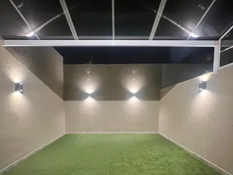 Hermoso departamento monoambiente con patio