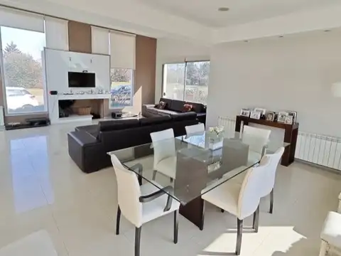 Casa en Venta de 5 dormitorios