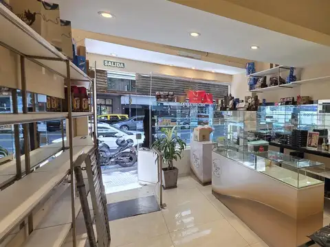 Local Comercial. Planta Baja: 4.10 x 9.80 = 36 m². A 2 cuadras de Alto Palermo