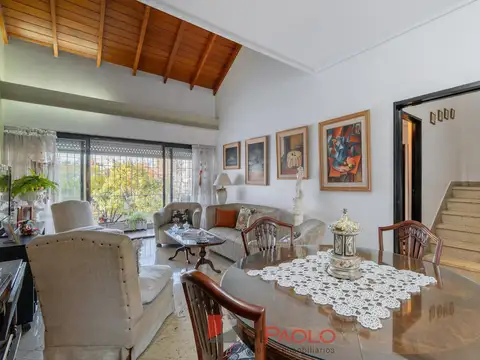 Casa 5 ambientes con 3 baños