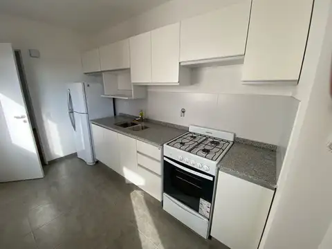 Departamento en Alquiler en Abasto, $ 680.000