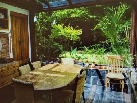 Casa en Venta en Vicente Lopez Vias / Maipu, USD 690.000