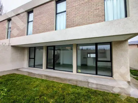 Depto Tipo Casa 4 ambientes con 2 baños