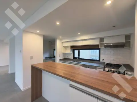 Depto Tipo Casa en Venta de 4 ambientes