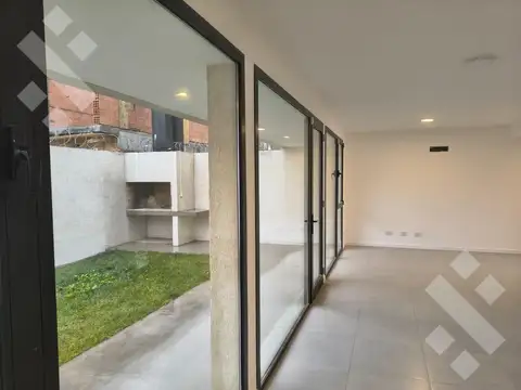 Depto Tipo Casa en Venta de 3 dormitorios