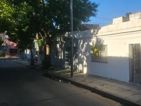 Pasaje Felix Origone 700, Piso PB