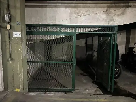 Venta Cochera en el centro de Adrogue