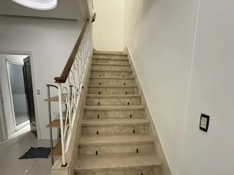 Lautaro e/ Avenida Rivadavia y Falcón