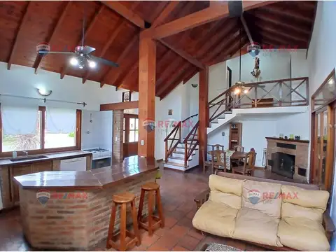 Casa en Venta con 2 cocheras