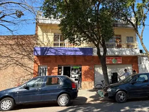 Venta de 2 departamentos con balcón y terraza + 2 locales comerciales en Empalme
