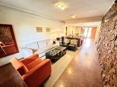 Casa en Venta en Alberdi, USD 295.000