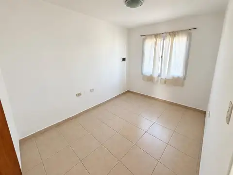 Depto Tipo Casa en Alquiler con 1 cocheras