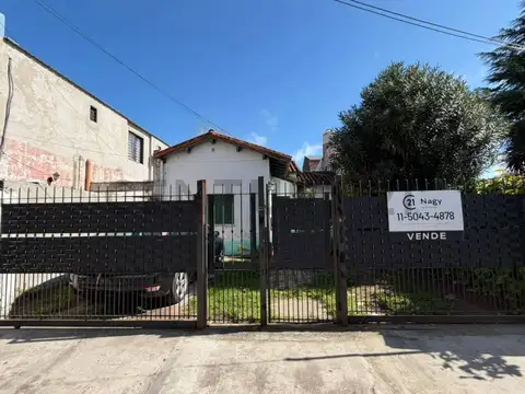 VENTA CASA 4 AMB A REFACCIONAR