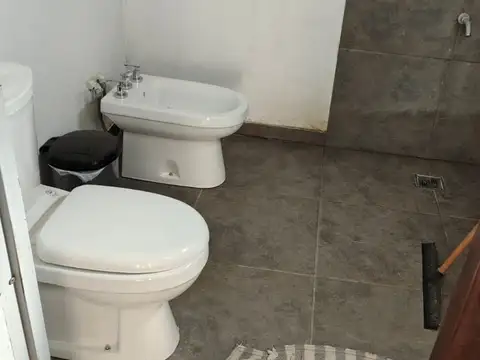 SE VENDE EXCELENTE CASA 266M2 ZONA VALLE VIEJO