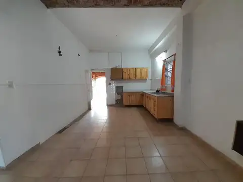 VENTA - Casa 2 dormitorios mas comodín, quincho y patio - Barrio Triángulo - Rosario