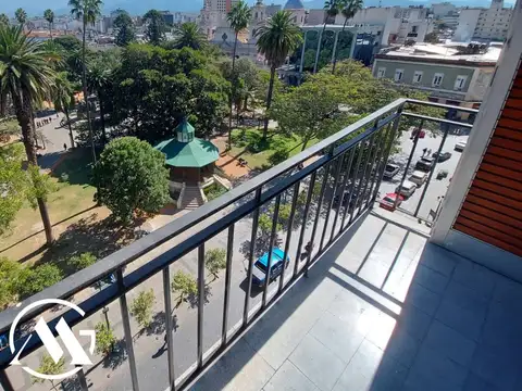 vendo departamento sobre plaza 9 de Julio