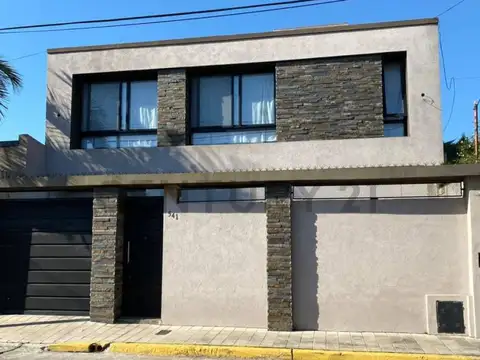 Venta Casa 5 Ambientes Lomas de Zamora + Pileta Jardín Garage
