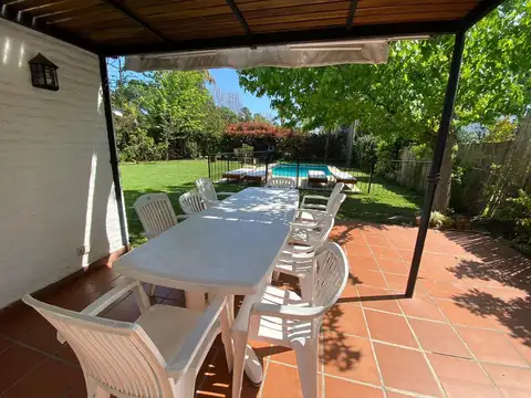 Casa 4 ambientes con 4 baños